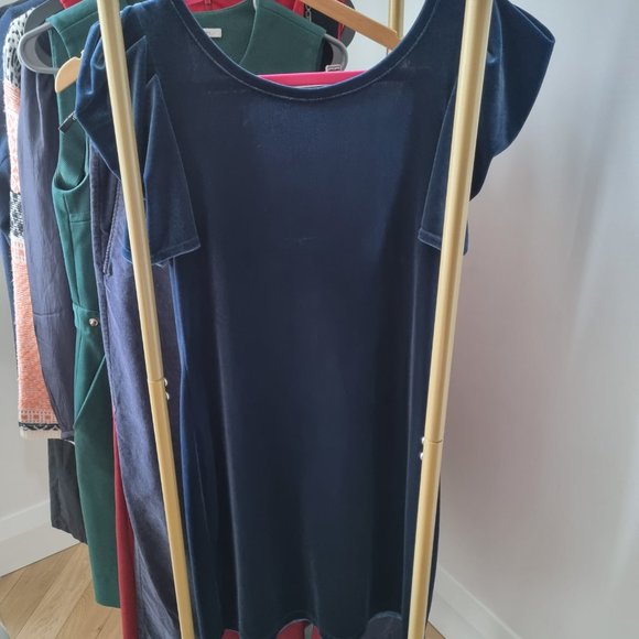Dark blue velvet dress size medium - Picture 2 of 2